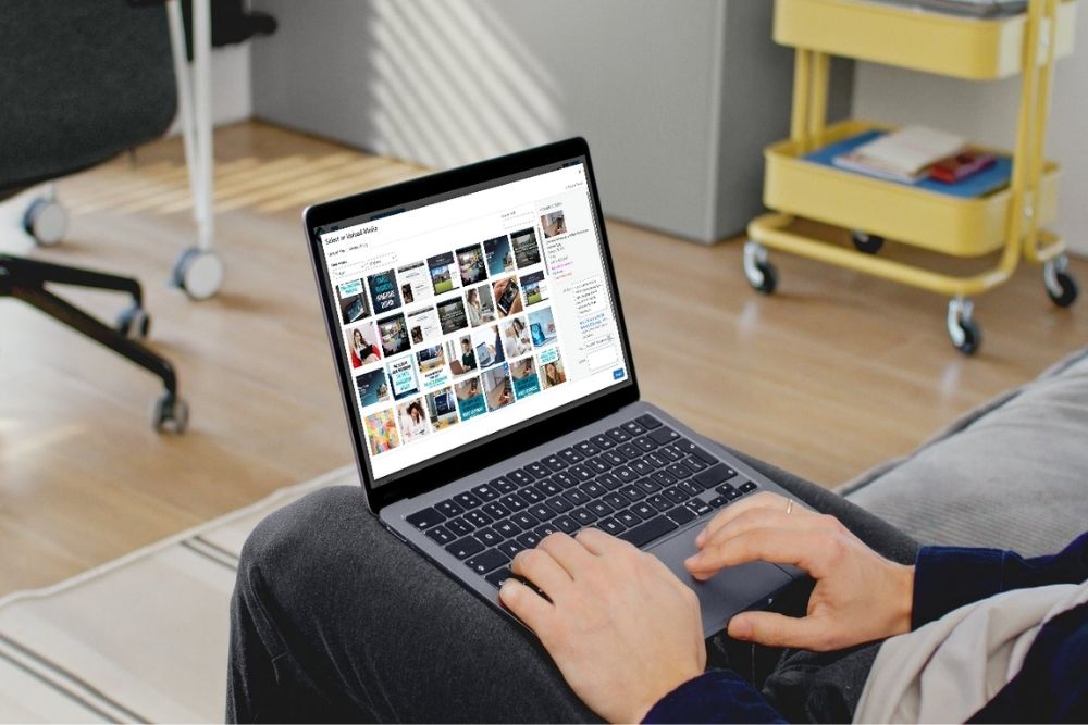a laptop screen showing the alt text setting UI